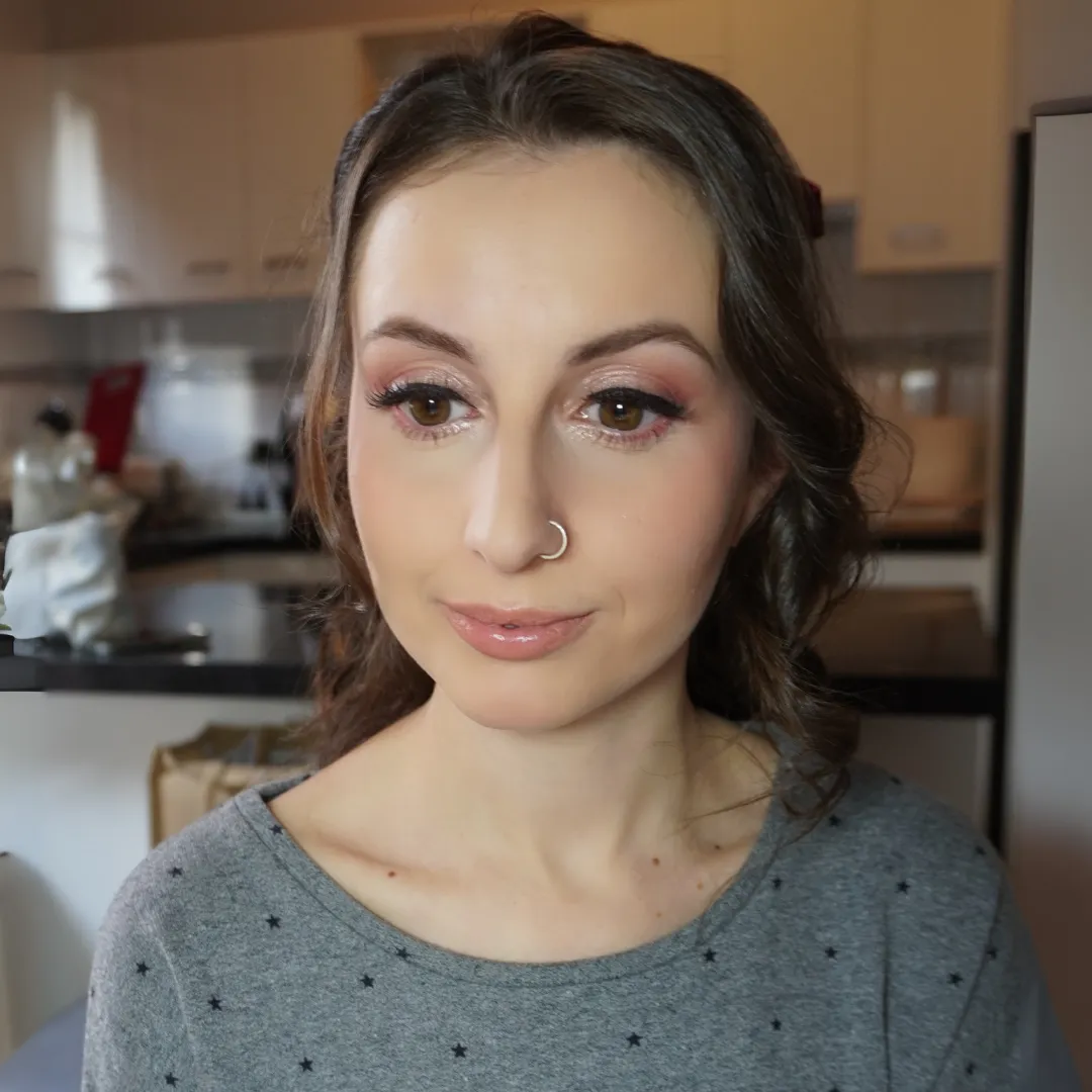 Hair and Makeup Melbourne - vivianmakeup