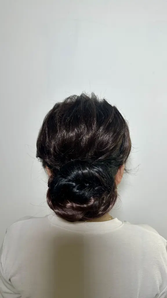 Beauty in a Pinch: Master Hairstyling and Makeup Skills to Look Flawless Anywhere, Anytime Vivian Artistry Vivian Makeup Melbourne