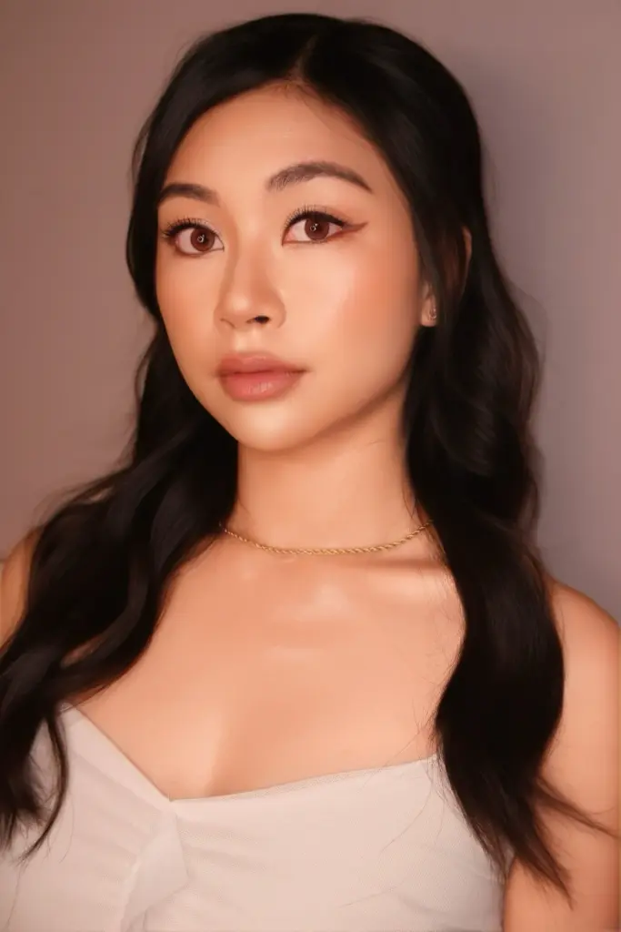 Soft glam makeup by Vivian Artistry
